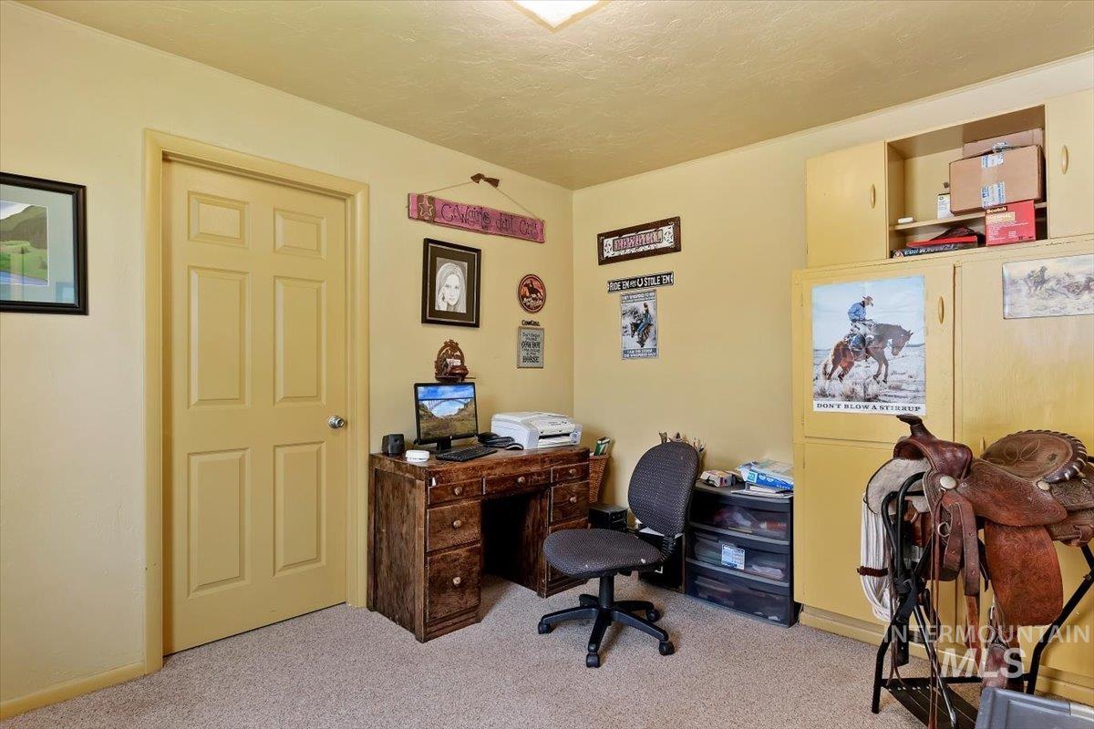 1289 E 2350 S, Bliss, Idaho 83314-5118, 4 Bedrooms, 3 Bathrooms, Residential For Sale, Price $989,000, 98929489