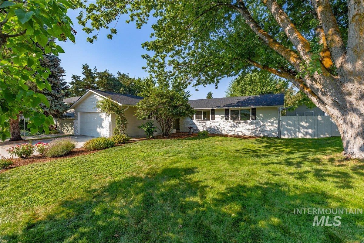 2201 S Scyene Way, Boise, Idaho 83712, 3 Bedrooms, 2 Bathrooms, Residential For Sale, Price $604,900,MLS 98929586