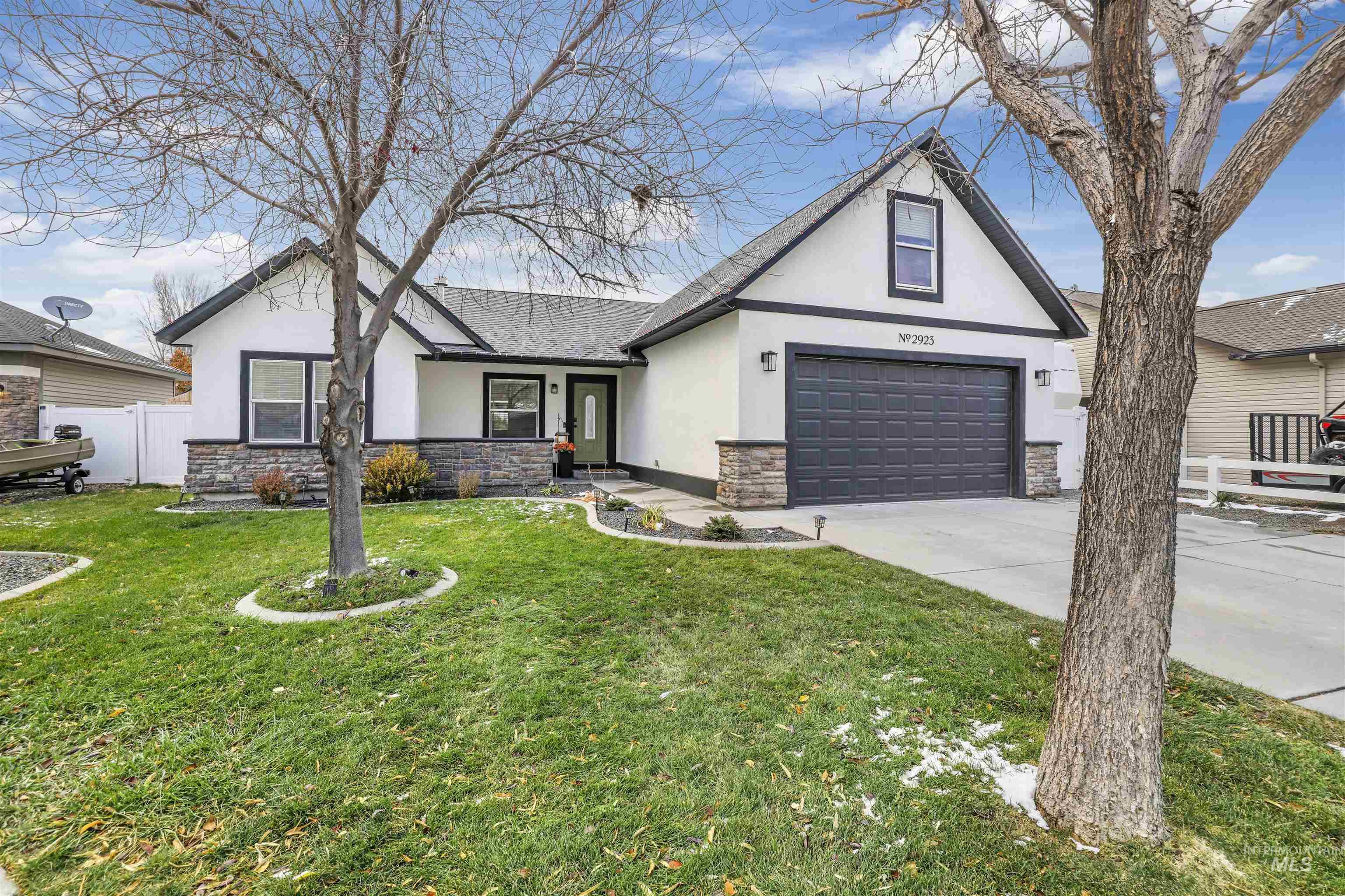 2923 Sapphire Dr., Twin Falls, Idaho 83301, 3 Bedrooms, 2 Bathrooms, Residential For Sale, Price $399,999,MLS 98929619