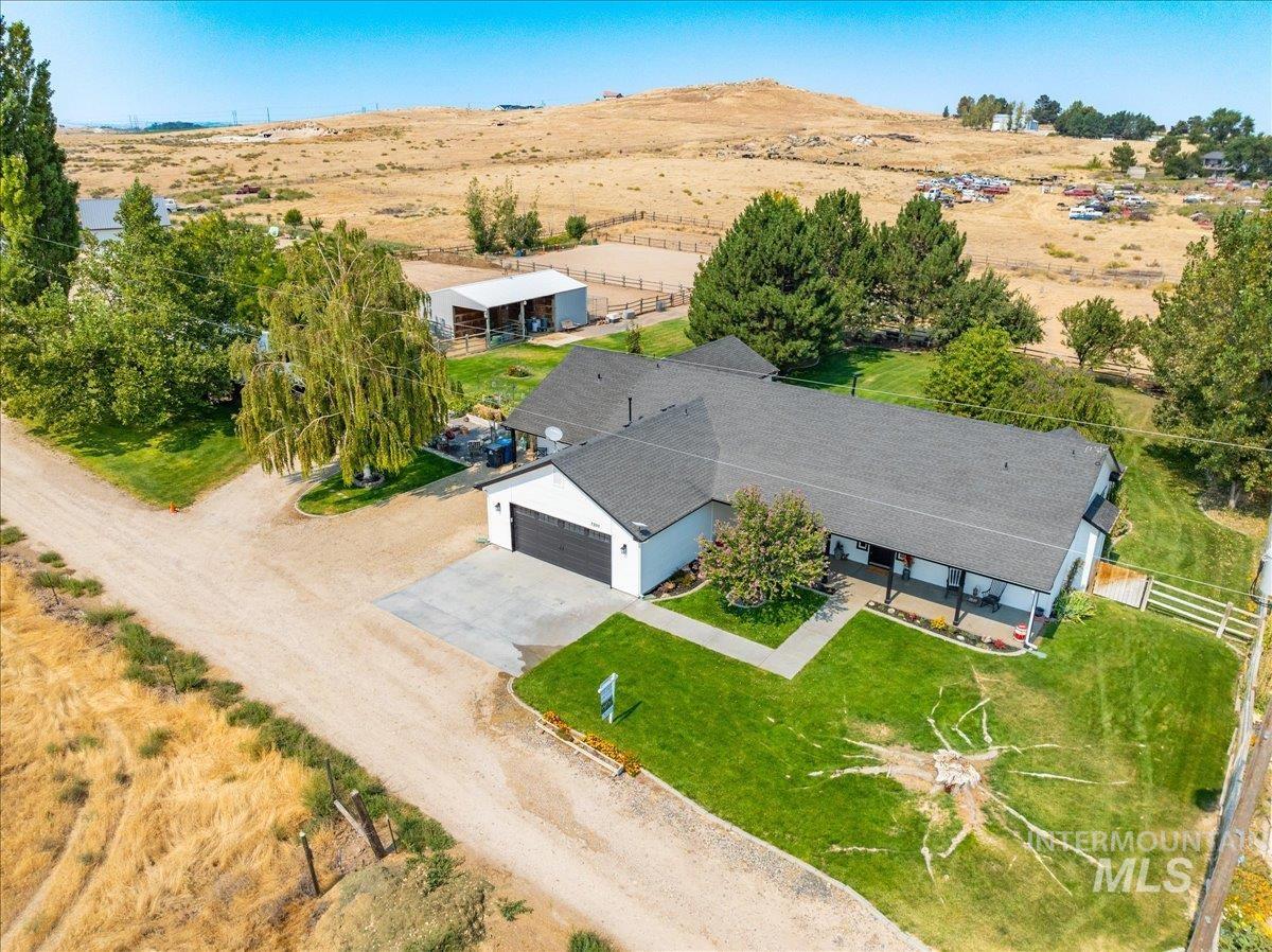 7301 Track Road, Nampa, Idaho 83686, 4 Bedrooms, 3 Bathrooms, Residential For Sale, Price $840,000,MLS 98929685