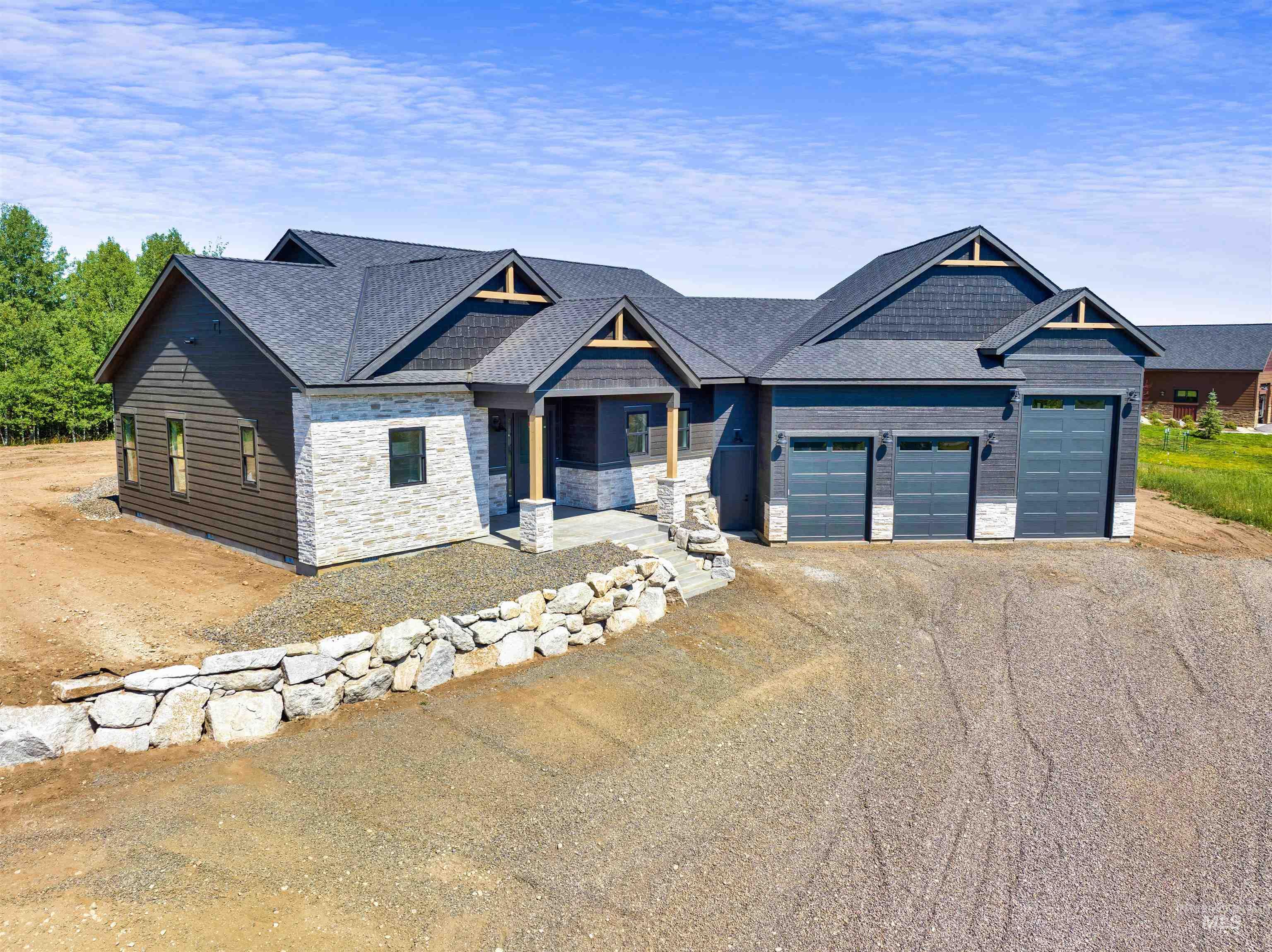 13915 Sky View Ct, McCall, Idaho 83638, 3 Bedrooms, 2.5 Bathrooms, Residential For Sale, Price $1,049,000, 98929727