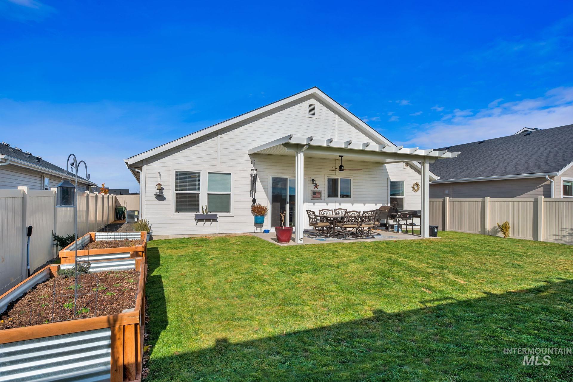 10277 Crystal Ridge Dr, Nampa, Idaho 83687, 3 Bedrooms, 2 Bathrooms, Residential For Sale, Price $399,000,MLS 98929755