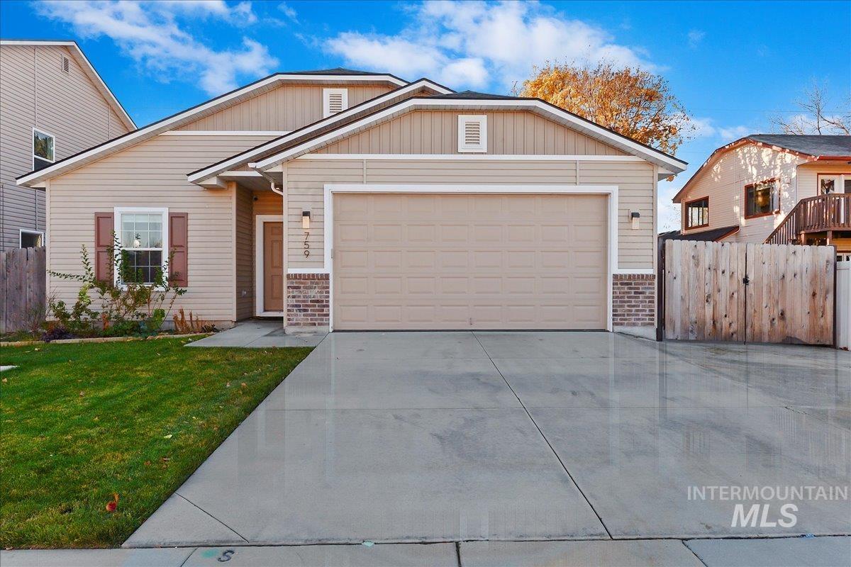 759 ramsbrook, Meridian, Idaho 83646, 3 Bedrooms, 2 Bathrooms, Residential For Sale, Price $480,000,MLS 98929767