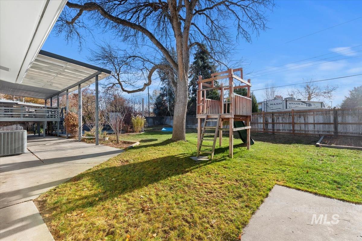 4935 N Allamar, Boise, Idaho 83704, 3 Bedrooms, 2 Bathrooms, Residential For Sale, Price $549,888,MLS 98929829