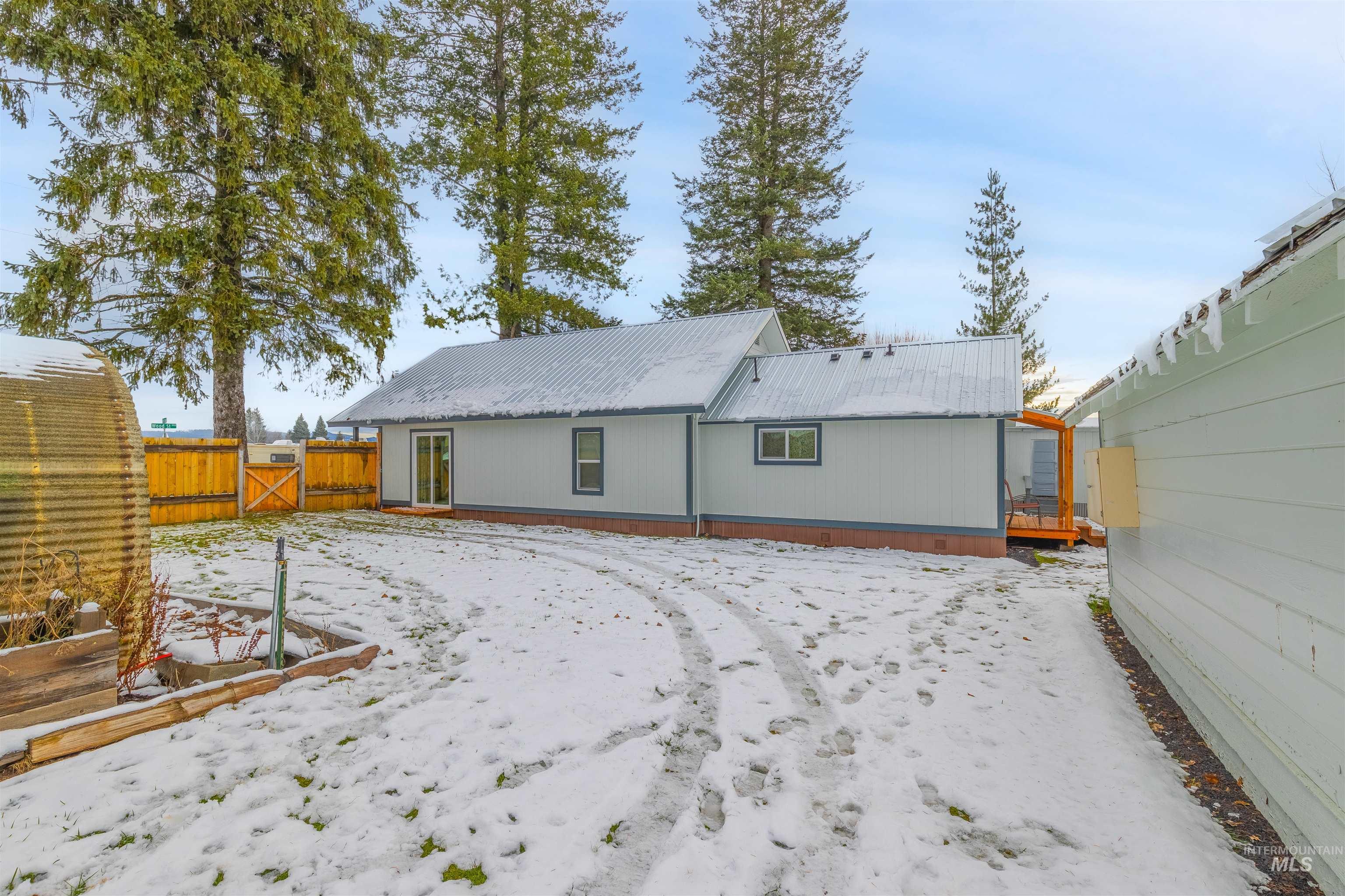 407 Woods Street, Weippe, Idaho 83553, 2 Bedrooms, 1 Bathroom, Residential For Sale, Price $275,000,MLS 98929838