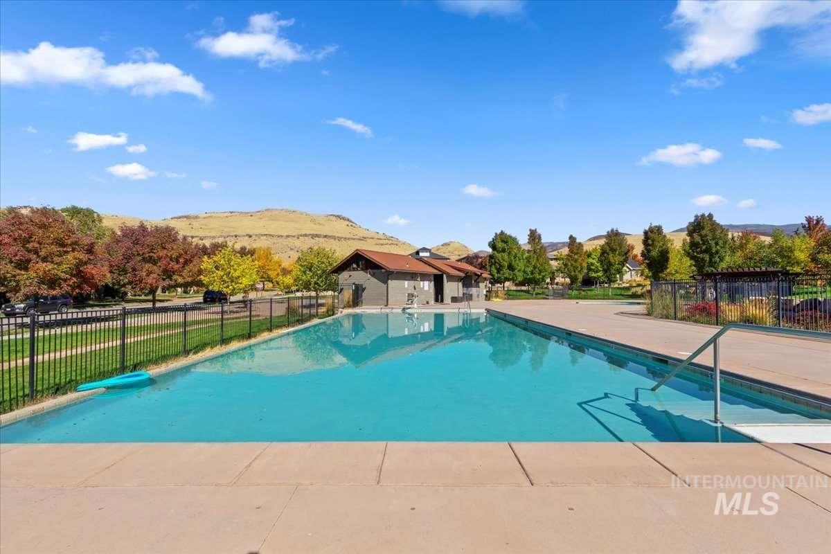 3031 S Honeycomb Way, Boise, Idaho 83716, 3 Bedrooms, 3 Bathrooms, Residential For Sale, Price $689,900,MLS 98929850