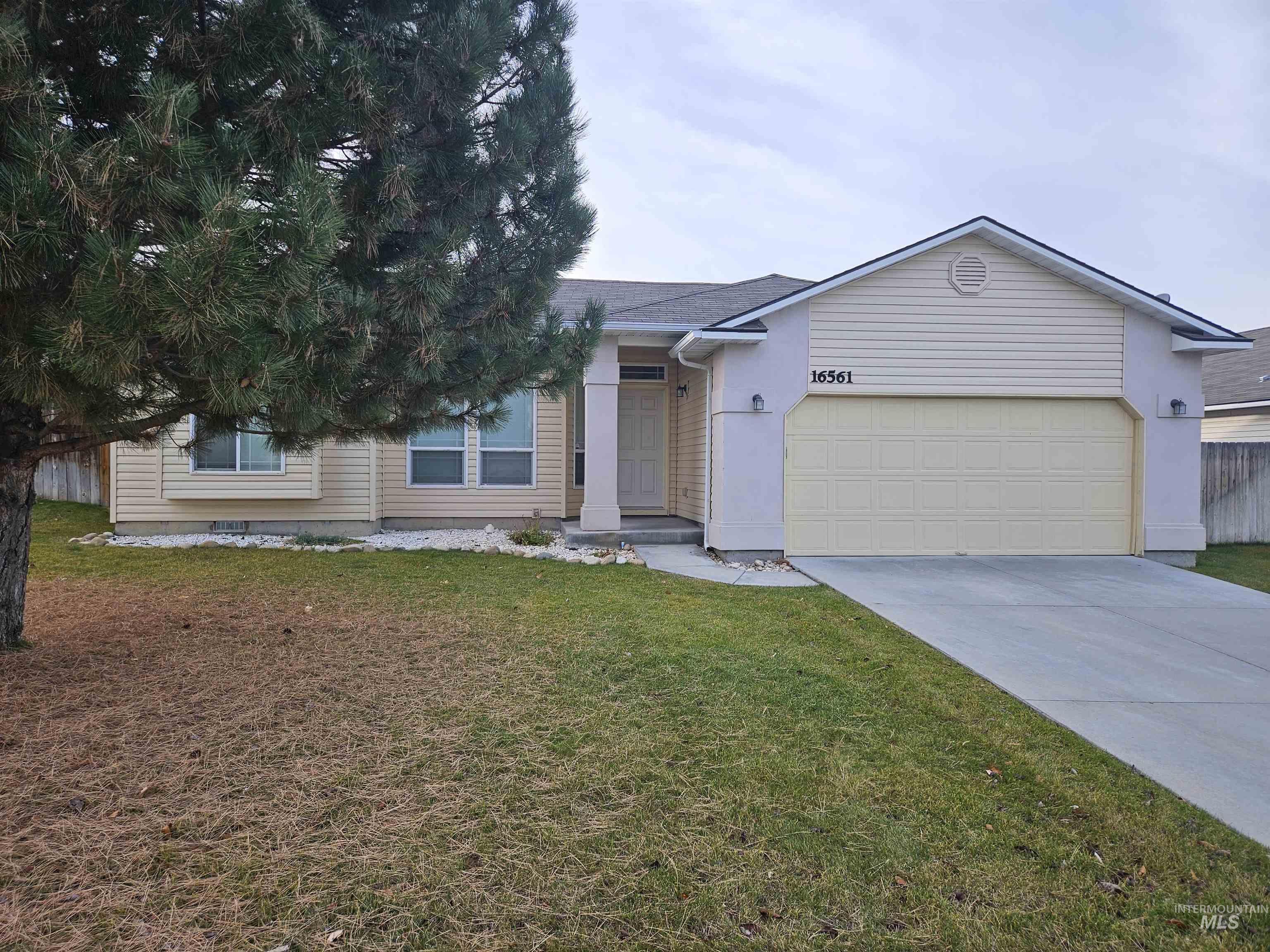 16561 Frisco Ave., Caldwell, Idaho 83605, 3 Bedrooms, 2 Bathrooms, Rental For Rent, Price $2,000,MLS 98929872