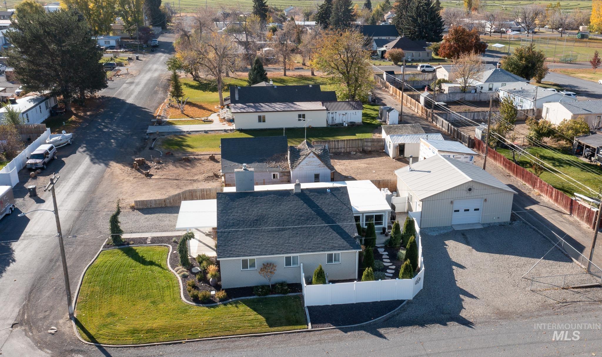 408 3rd Street E, Hansen, Idaho 83334-0000, 3 Bedrooms, 2 Bathrooms, Residential For Sale, Price $349,900,MLS 98929926