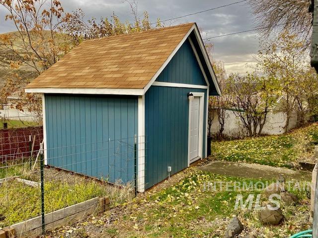 417 Cleveland St, Asotin, Washington 99402, 3 Bedrooms, 2 Bathrooms, Residential For Sale, Price $315,000,MLS 98930013