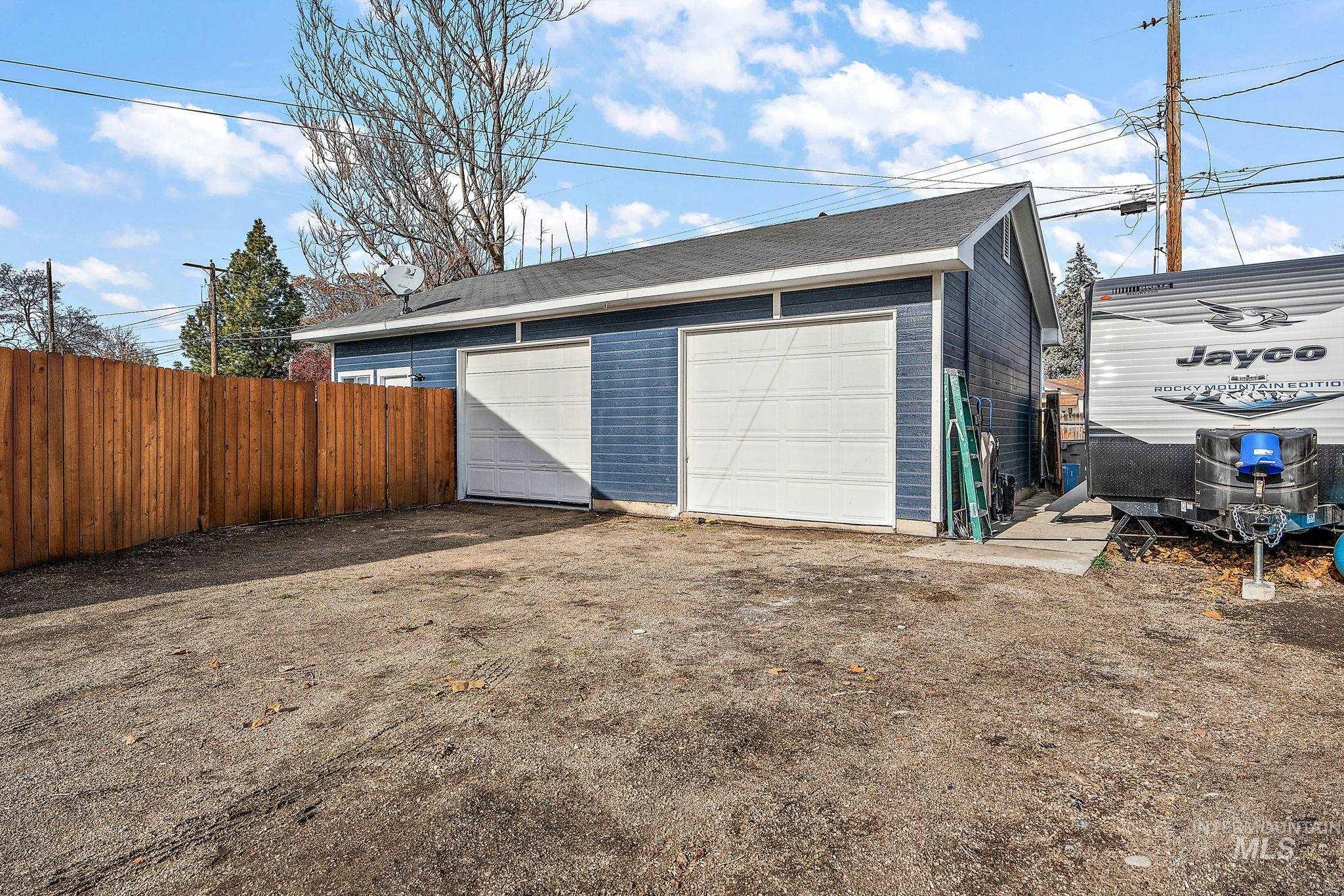 6304 W Everett St., Boise, Idaho 83704, 3 Bedrooms, 2 Bathrooms, Residential For Sale, Price $499,000,MLS 98930066