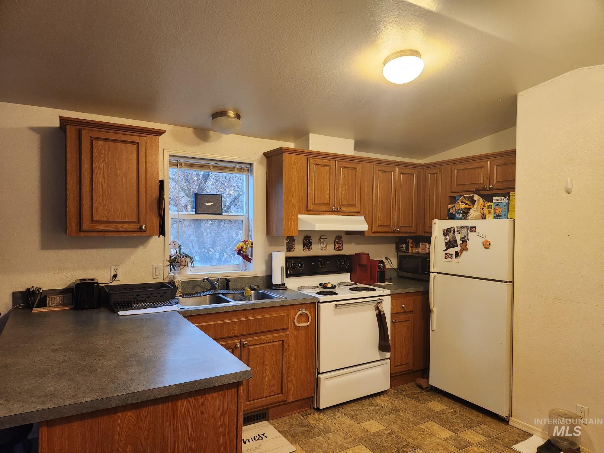135 N Marion St, Peck, Idaho 83545, 3 Bedrooms, 2 Bathrooms, Residential For Sale, Price $294,000, 98930073