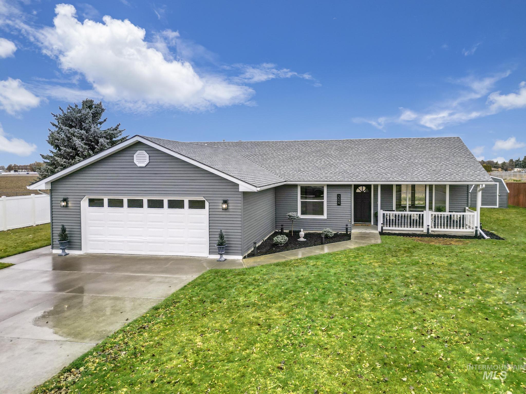 204 Gem Dr, Kimberly, Idaho 83341, 3 Bedrooms, 2 Bathrooms, Residential For Sale, Price $369,900,MLS 98930129