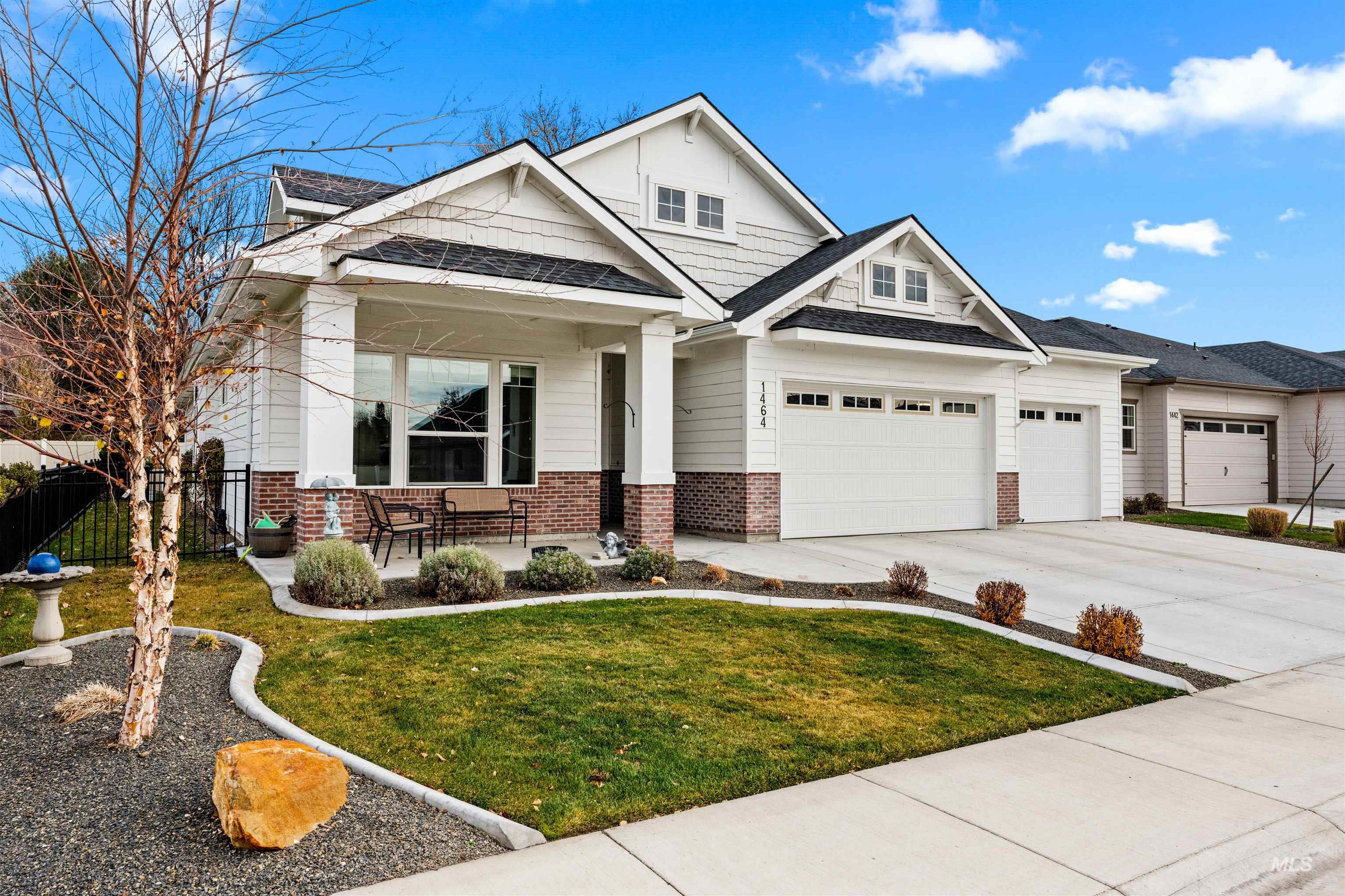 1464 N Parkshire Way, Meridian, Idaho 83642, 3 Bedrooms, 2 Bathrooms, Residential For Sale, Price $639,900,MLS 98930187