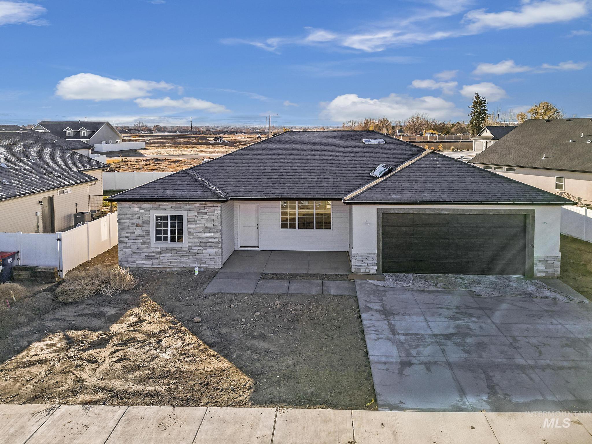 1265 Frank Henry Road, Twin Falls, Idaho 83301, 4 Bedrooms, 2 Bathrooms, Residential For Sale, Price $417,000,MLS 98930236