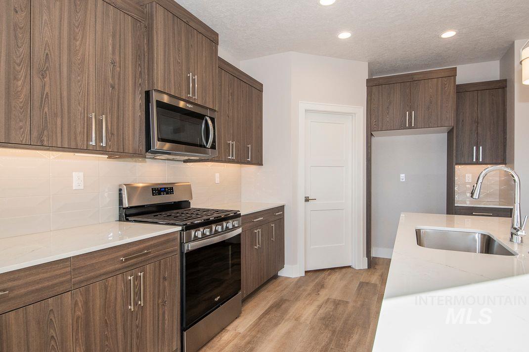 2392 S Thacker Ridge Ave., Nampa, Idaho 83686, 3 Bedrooms, 2.5 Bathrooms, Residential For Sale, Price $589,900, 98930508