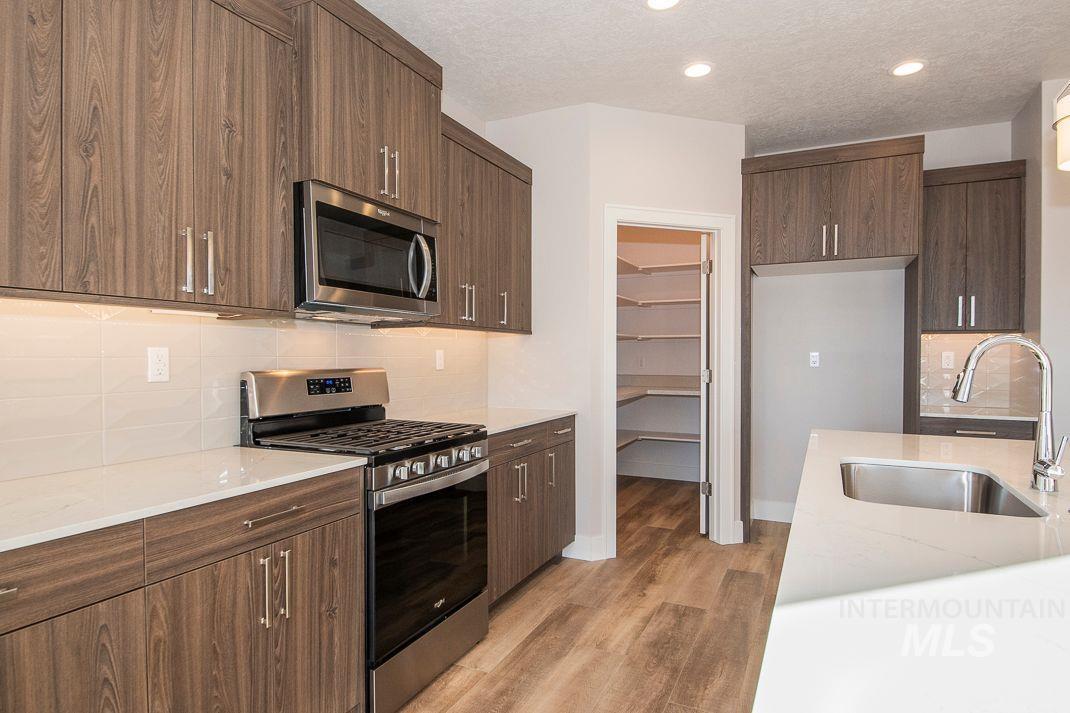 2392 S Thacker Ridge Ave., Nampa, Idaho 83686, 3 Bedrooms, 2.5 Bathrooms, Residential For Sale, Price $589,900, 98930508