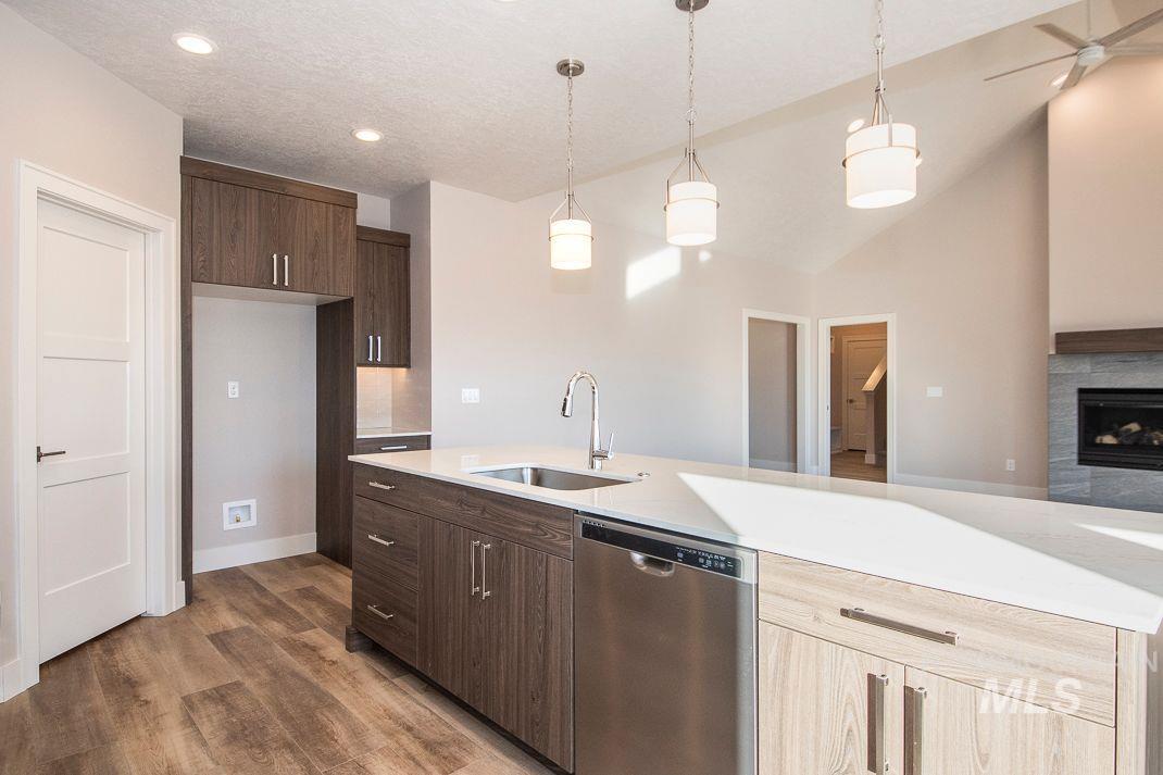 2392 S Thacker Ridge Ave., Nampa, Idaho 83686, 3 Bedrooms, 2.5 Bathrooms, Residential For Sale, Price $589,900, 98930508