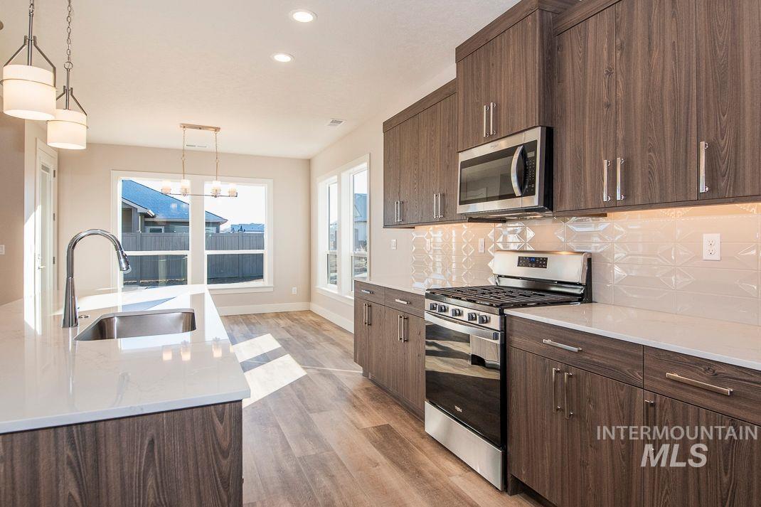 2392 S Thacker Ridge Ave., Nampa, Idaho 83686, 3 Bedrooms, 2.5 Bathrooms, Residential For Sale, Price $589,900, 98930508