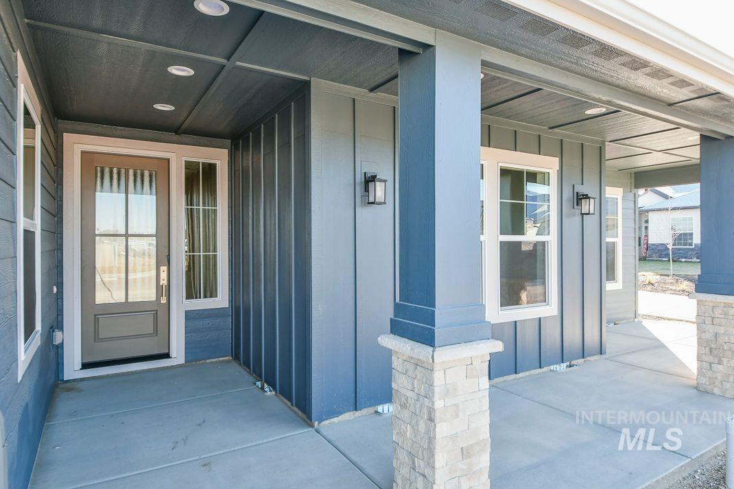 2392 S Thacker Ridge Ave., Nampa, Idaho 83686, 3 Bedrooms, 2.5 Bathrooms, Residential For Sale, Price $589,900, 98930508