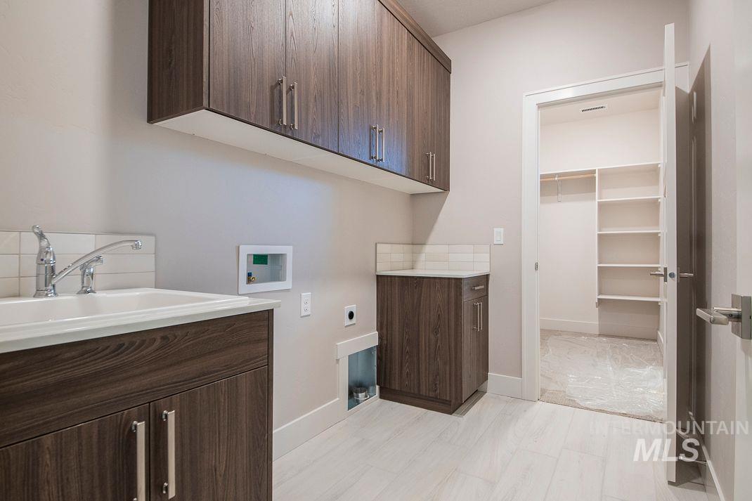 2392 S Thacker Ridge Ave., Nampa, Idaho 83686, 3 Bedrooms, 2.5 Bathrooms, Residential For Sale, Price $589,900, 98930508