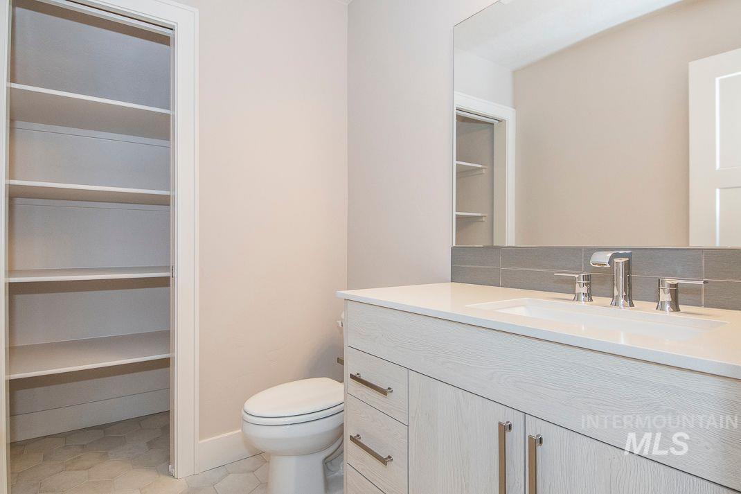 2392 S Thacker Ridge Ave., Nampa, Idaho 83686, 3 Bedrooms, 2.5 Bathrooms, Residential For Sale, Price $589,900, 98930508