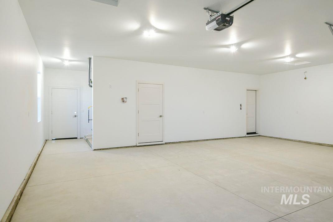 2392 S Thacker Ridge Ave., Nampa, Idaho 83686, 3 Bedrooms, 2.5 Bathrooms, Residential For Sale, Price $589,900, 98930508