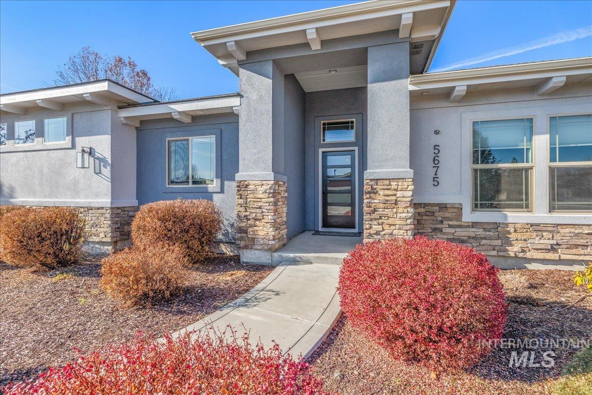 5675 S Icicle Way, Boise, Idaho 83709, 3 Bedrooms, 2.5 Bathrooms, Residential For Sale, Price $589,900,MLS 98930509