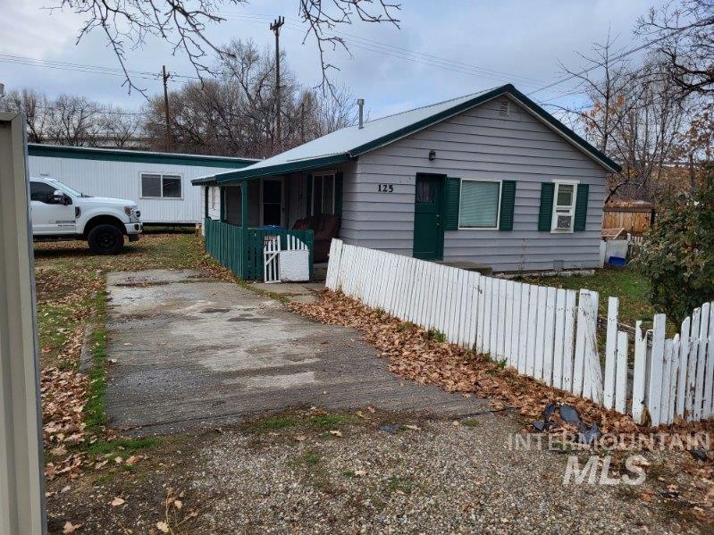 125 1st St N, Nampa, Idaho 83687, 2 Bedrooms, 1 Bathroom, Residential Income For Sale, Price $454,990, 98930527
