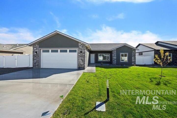 1445 Zephlyn Street, Twin Falls, Idaho 83301, 3 Bedrooms, 2 Bathrooms, Residential For Sale, Price $430,000, 98930588