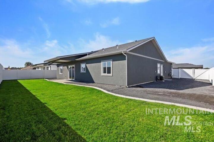 1445 Zephlyn Street, Twin Falls, Idaho 83301, 3 Bedrooms, 2 Bathrooms, Residential For Sale, Price $430,000, 98930588