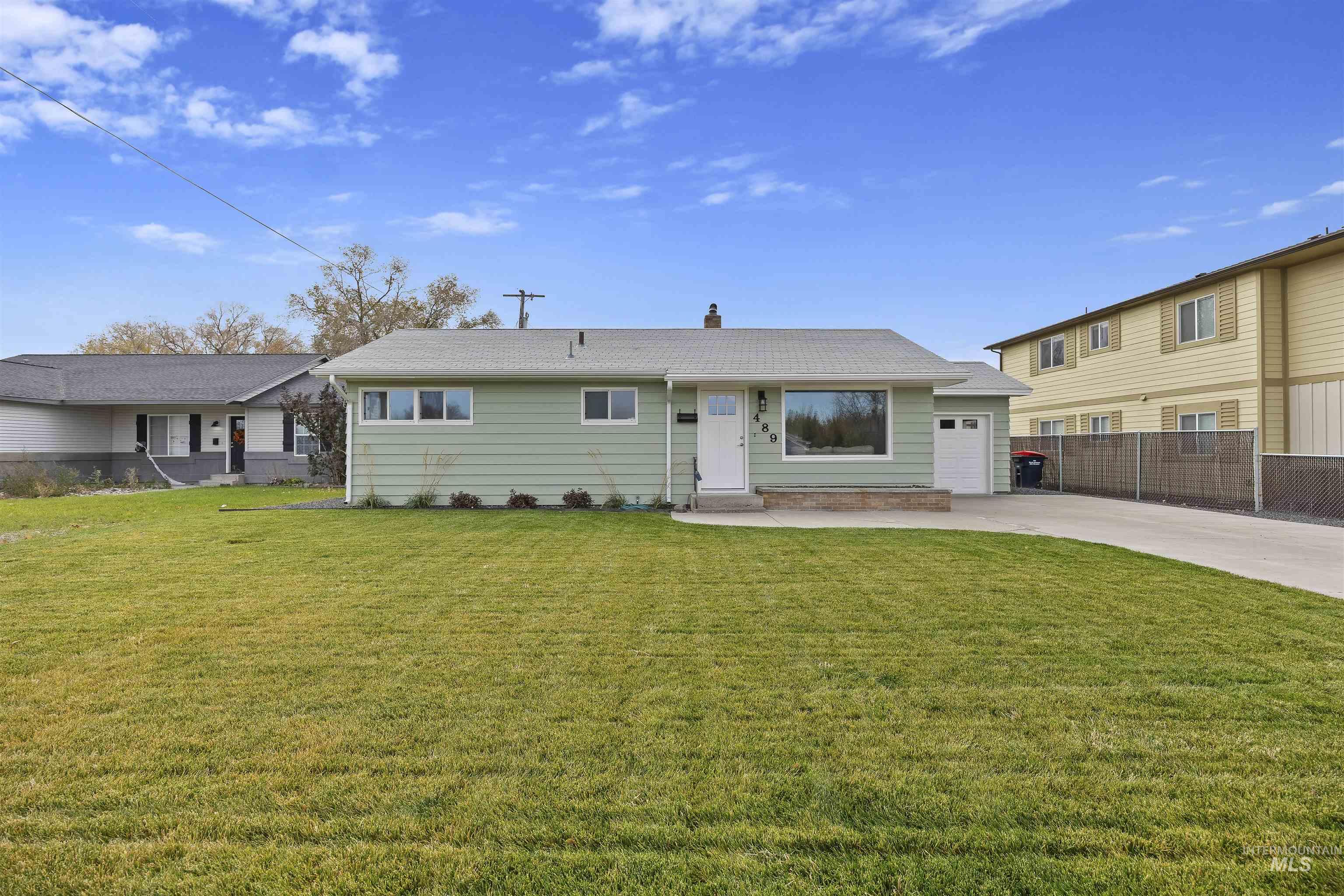489 W Borah Ave, Twin Falls, Idaho 83301, 5 Bedrooms, 2 Bathrooms, Residential For Sale, Price $369,900, 98930611