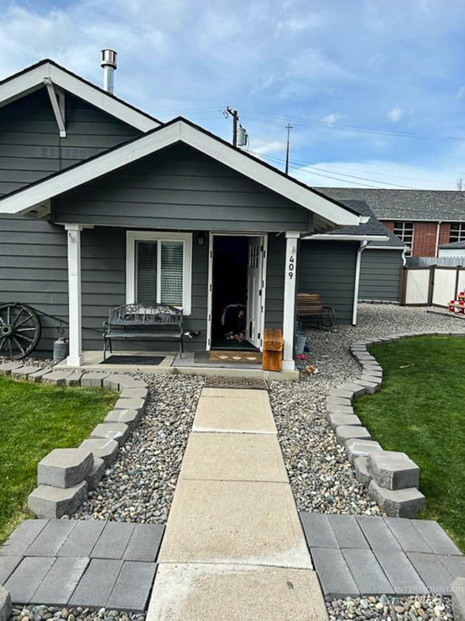 409 W South Street, Grangeville, Idaho 83530, 3 Bedrooms, 2 Bathrooms, Residential For Sale, Price $255,000, 98930729