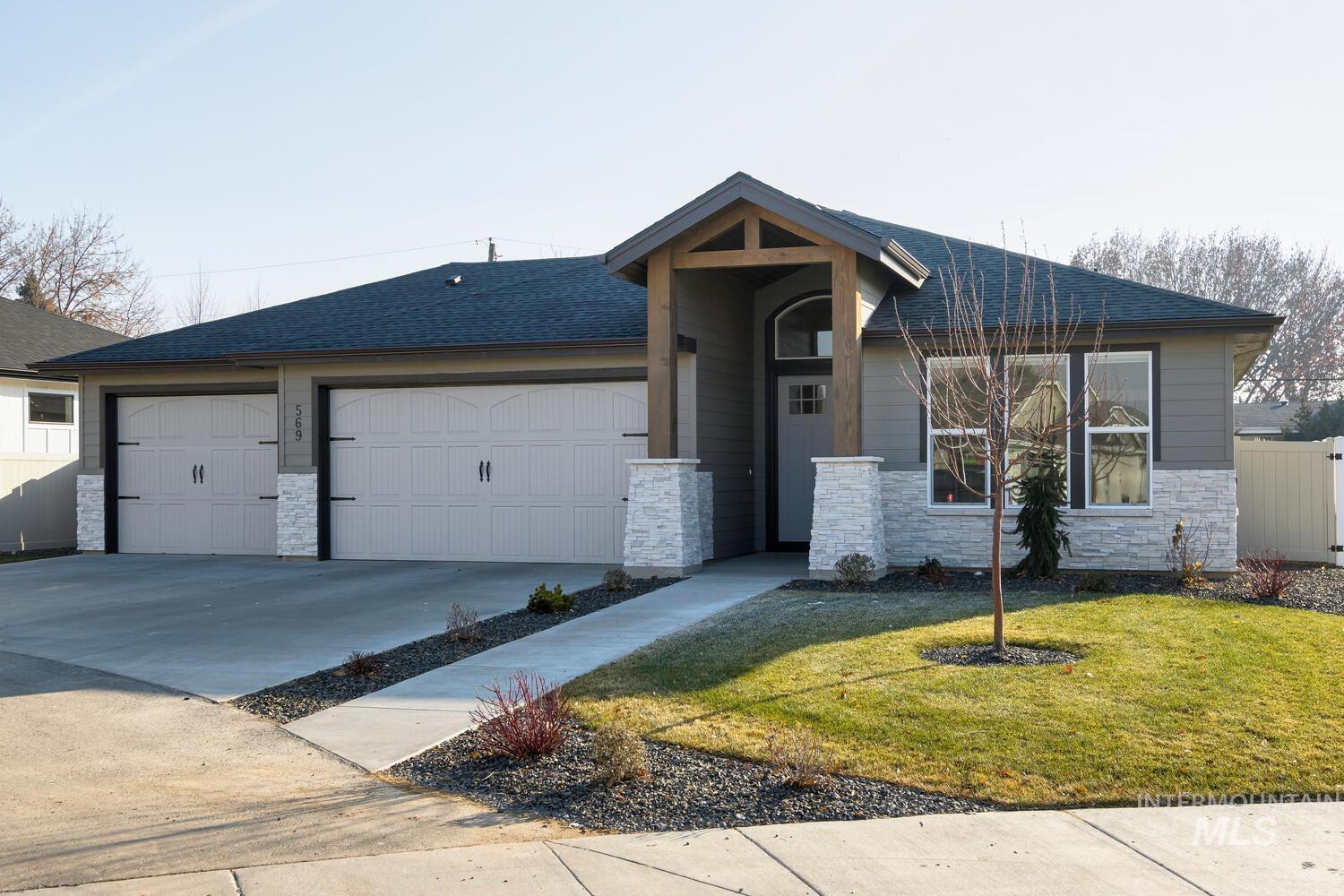 569 W Cedarburg Dr, Meridian, Idaho 83642, 3 Bedrooms, 2.5 Bathrooms, Residential For Sale, Price $679,900,MLS 98930762