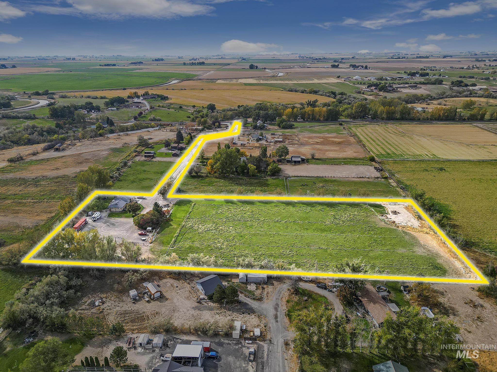 2220 E. 3762 N., Filer, Idaho 83328, 4 Bedrooms, 2.5 Bathrooms, Residential For Sale, Price $689,999, 98930778