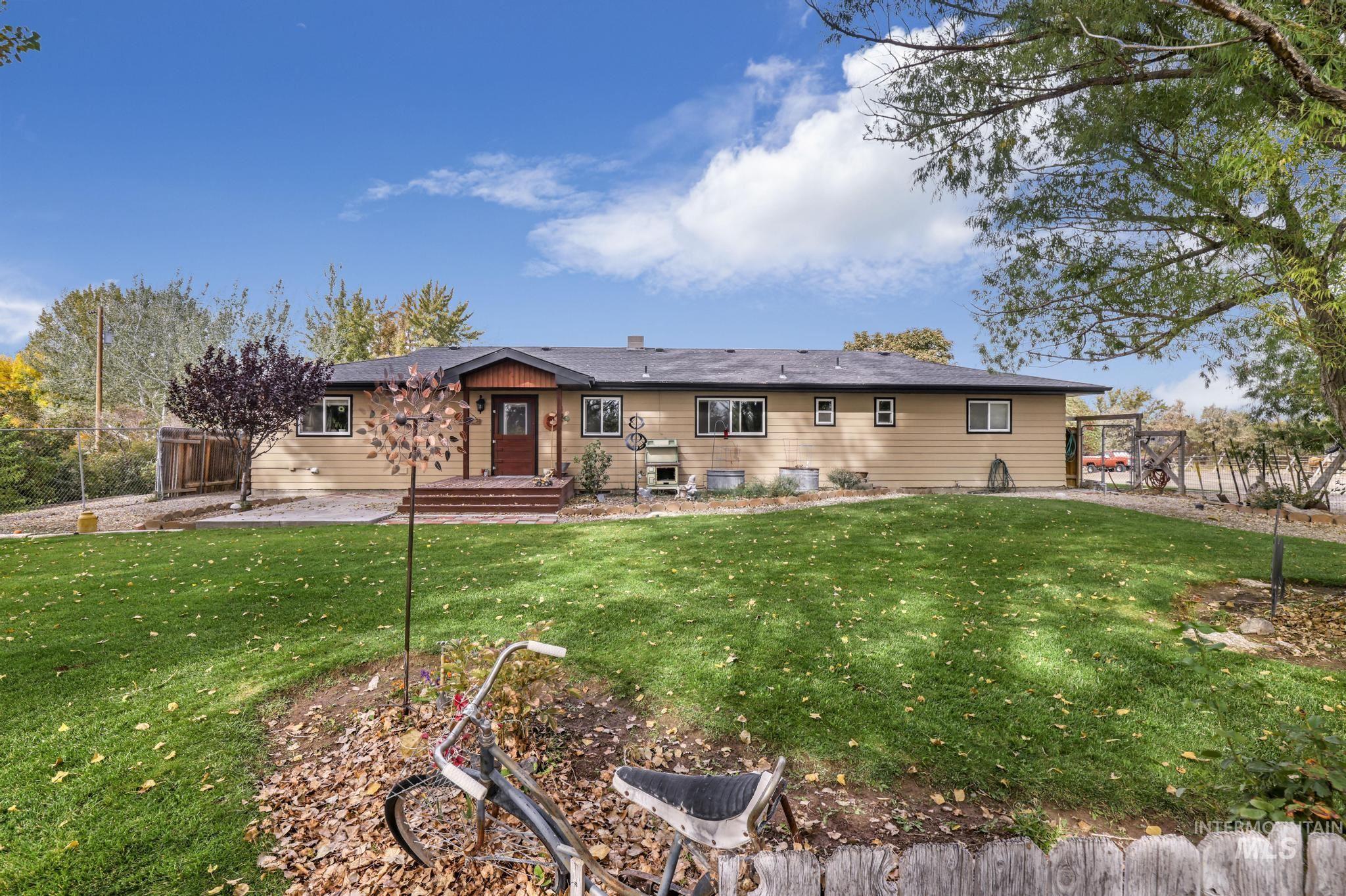 2220 E. 3762 N., Filer, Idaho 83328, 4 Bedrooms, 2.5 Bathrooms, Residential For Sale, Price $689,999, 98930778