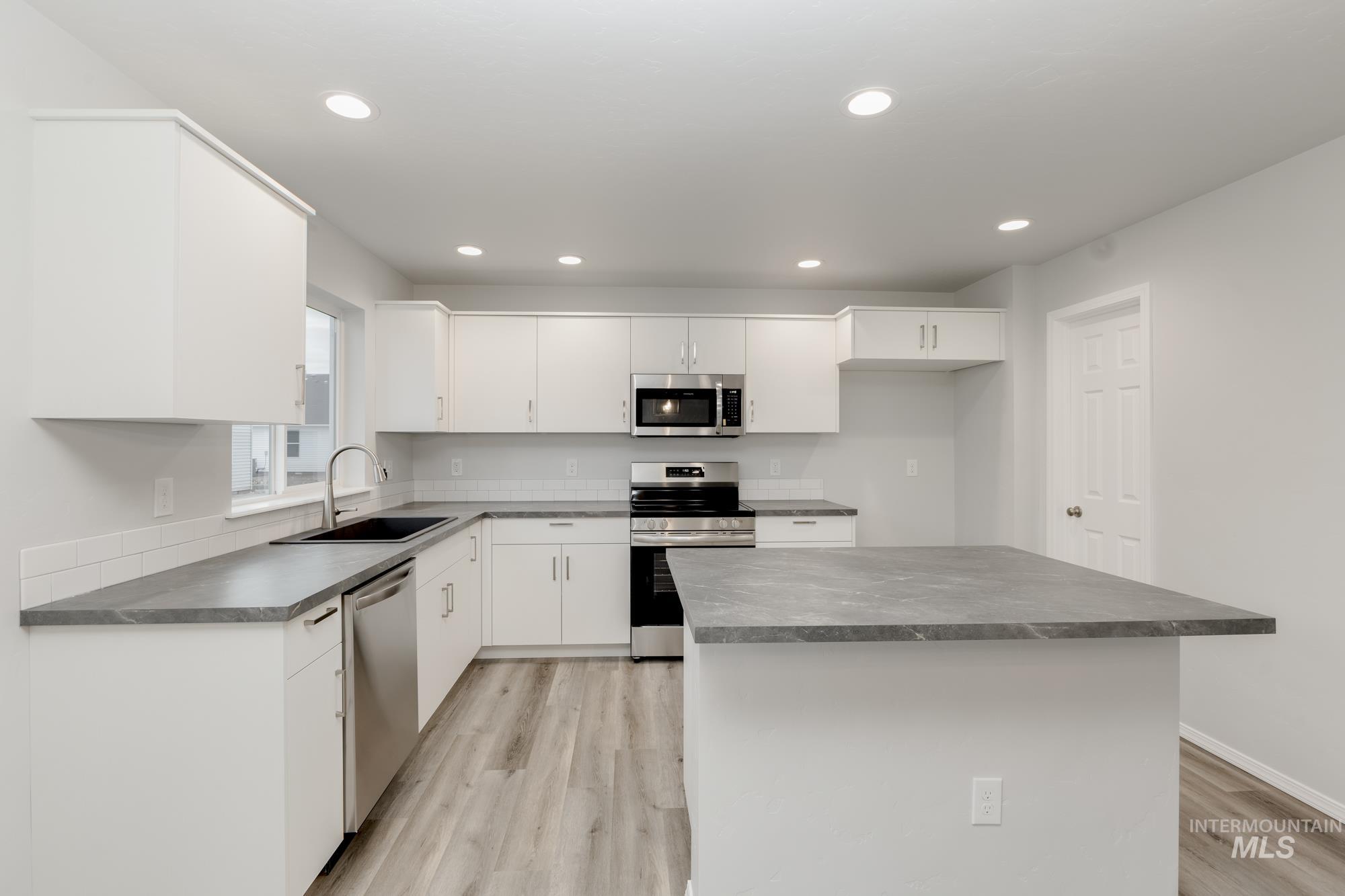 652 S Jayo Ct, Emmett, Idaho 83617, 4 Bedrooms, 2.5 Bathrooms, Residential For Sale, Price $414,990, 98930868