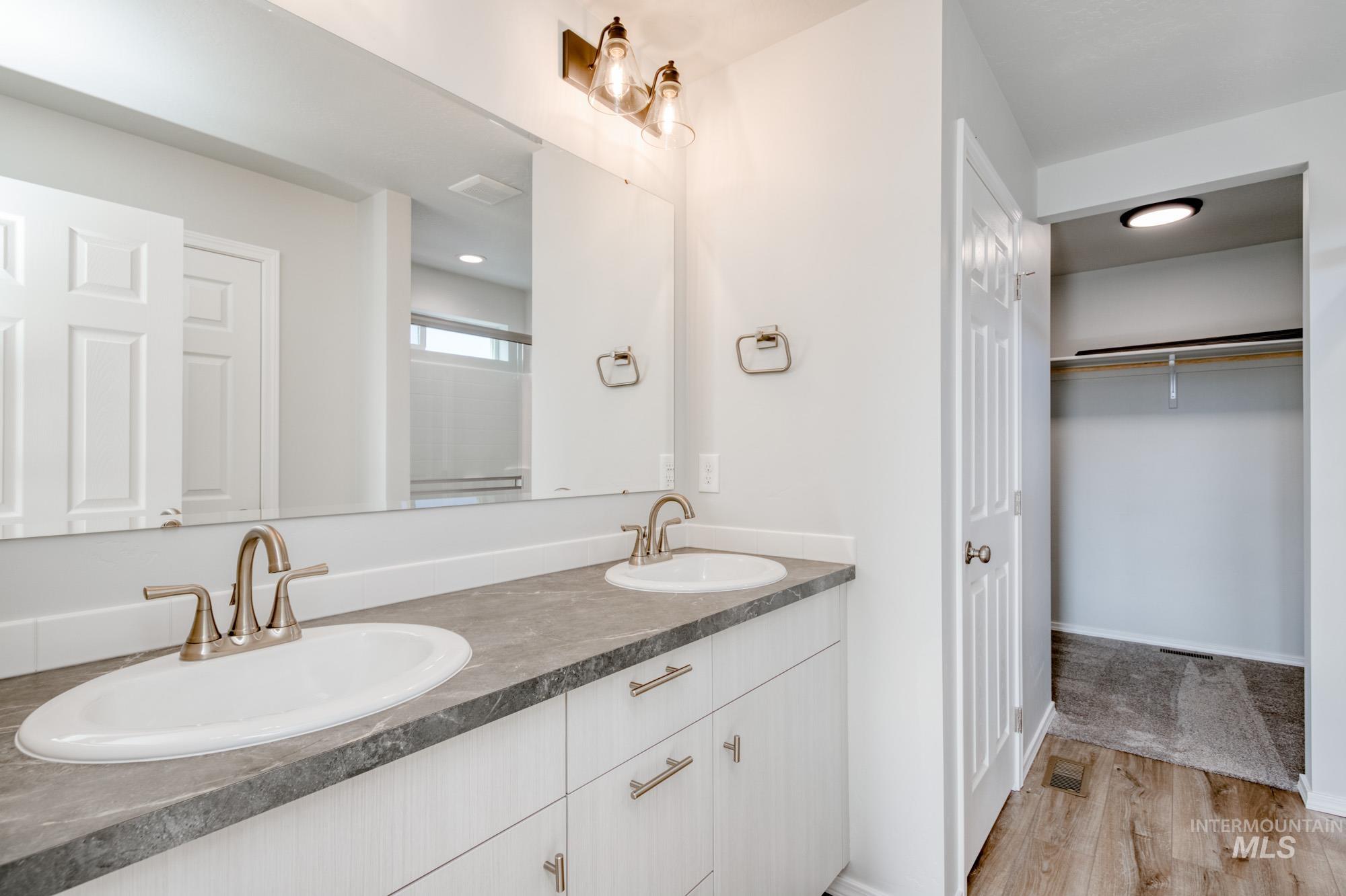 5009 Endicott Dr, Caldwell, Idaho 83605, 4 Bedrooms, 2.5 Bathrooms, Residential For Sale, Price $442,990, 98930906