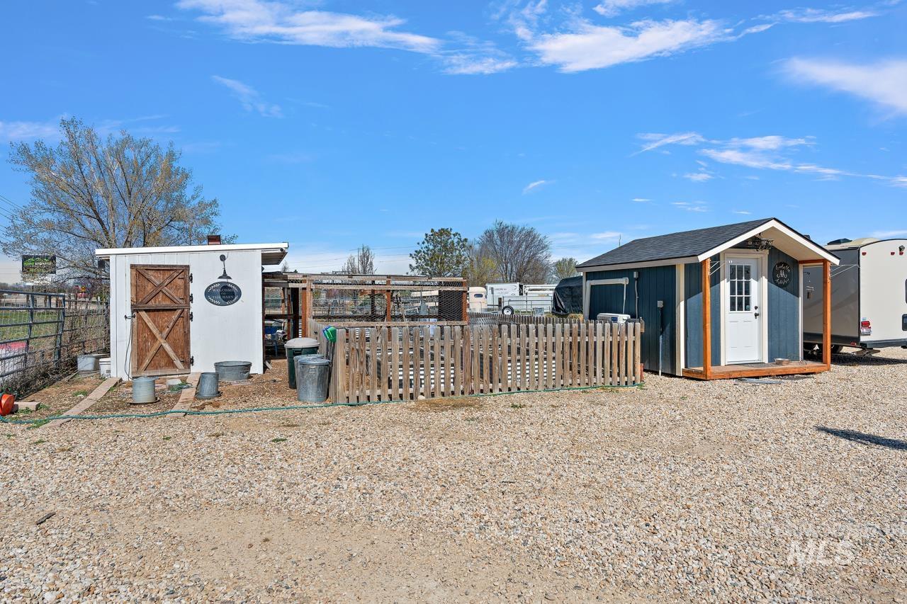 3304 N Middleton Rd., Nampa, Idaho 83651, 3 Bedrooms, 2 Bathrooms, Residential For Sale, Price $624,999,MLS 98930983