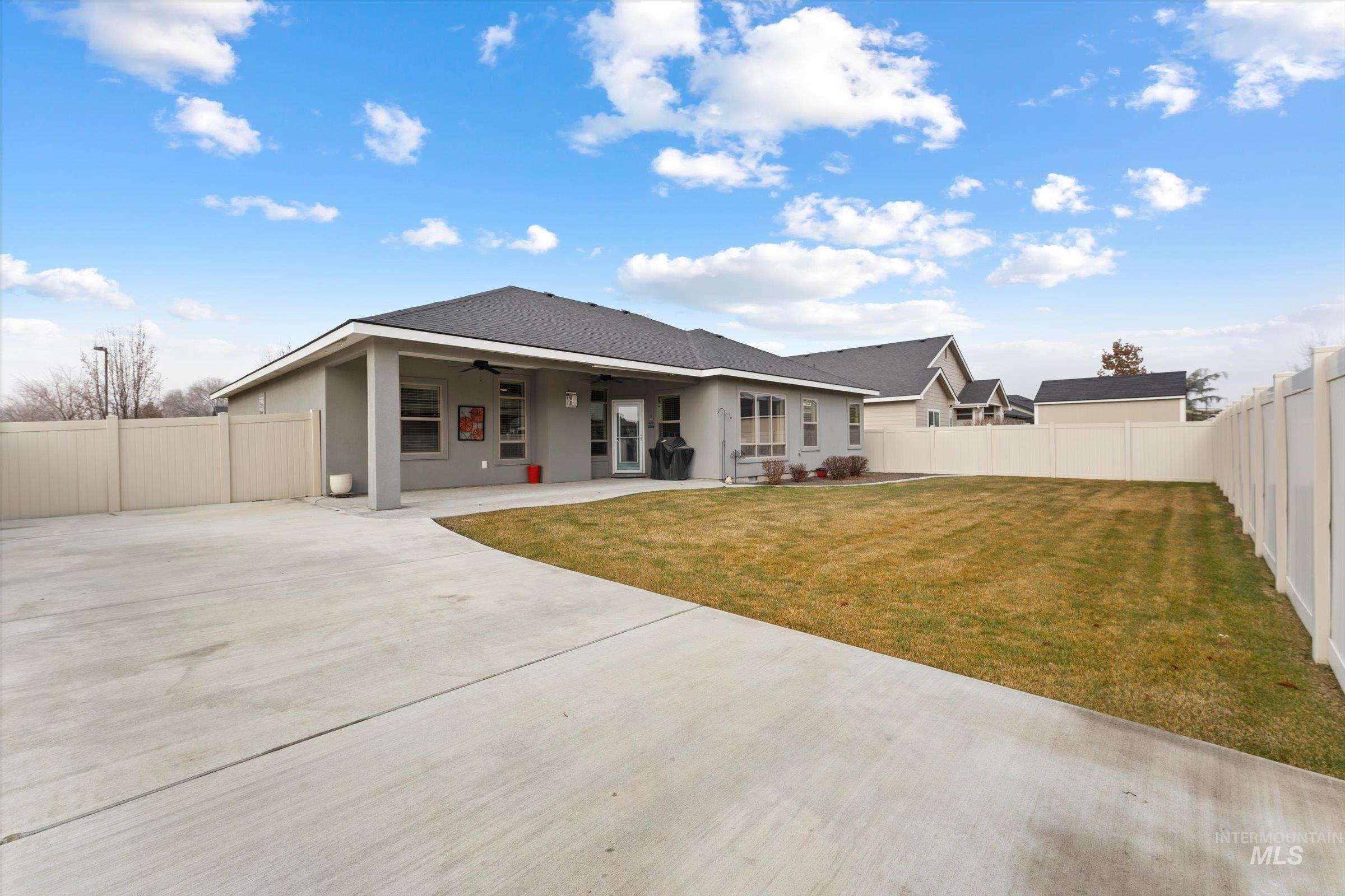 4807 S Lava Springs Loop, Nampa, Idaho 83686, 3 Bedrooms, 2 Bathrooms, Residential For Sale, Price $515,000,MLS 98931018