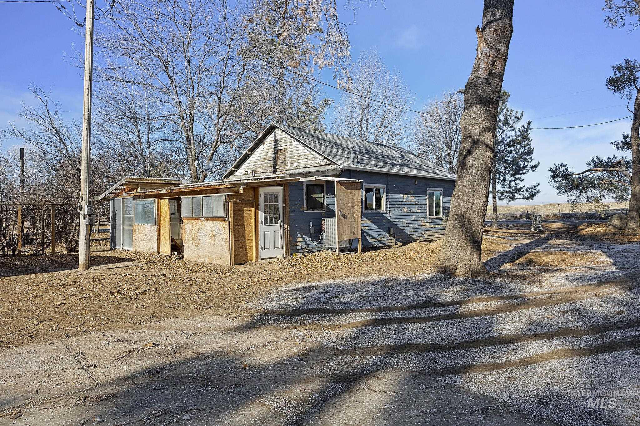 27 W 700 N, Jerome, Idaho 83338, 4 Bedrooms, 2 Bathrooms, Residential For Sale, Price $360,000,MLS 98931056