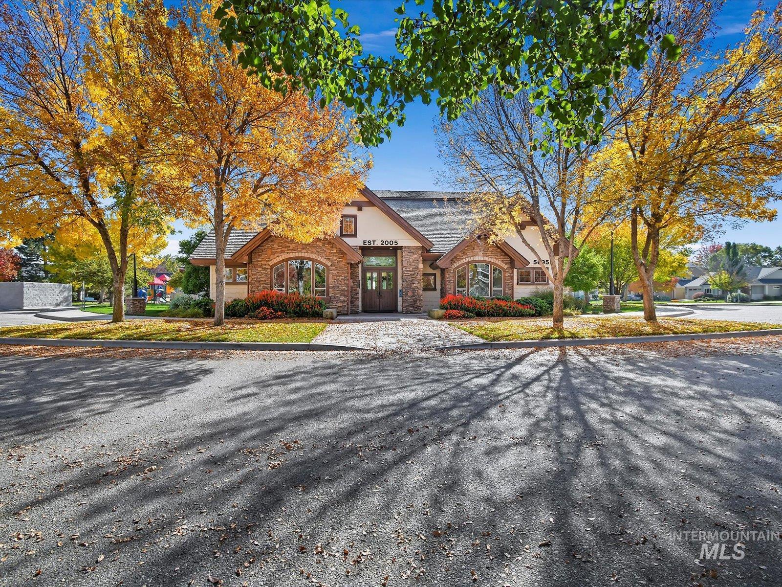 520 W Broderick Dr, Meridian, Idaho 83646-6428, 3 Bedrooms, 2.5 Bathrooms, Residential For Sale, Price $760,000,MLS 98931336