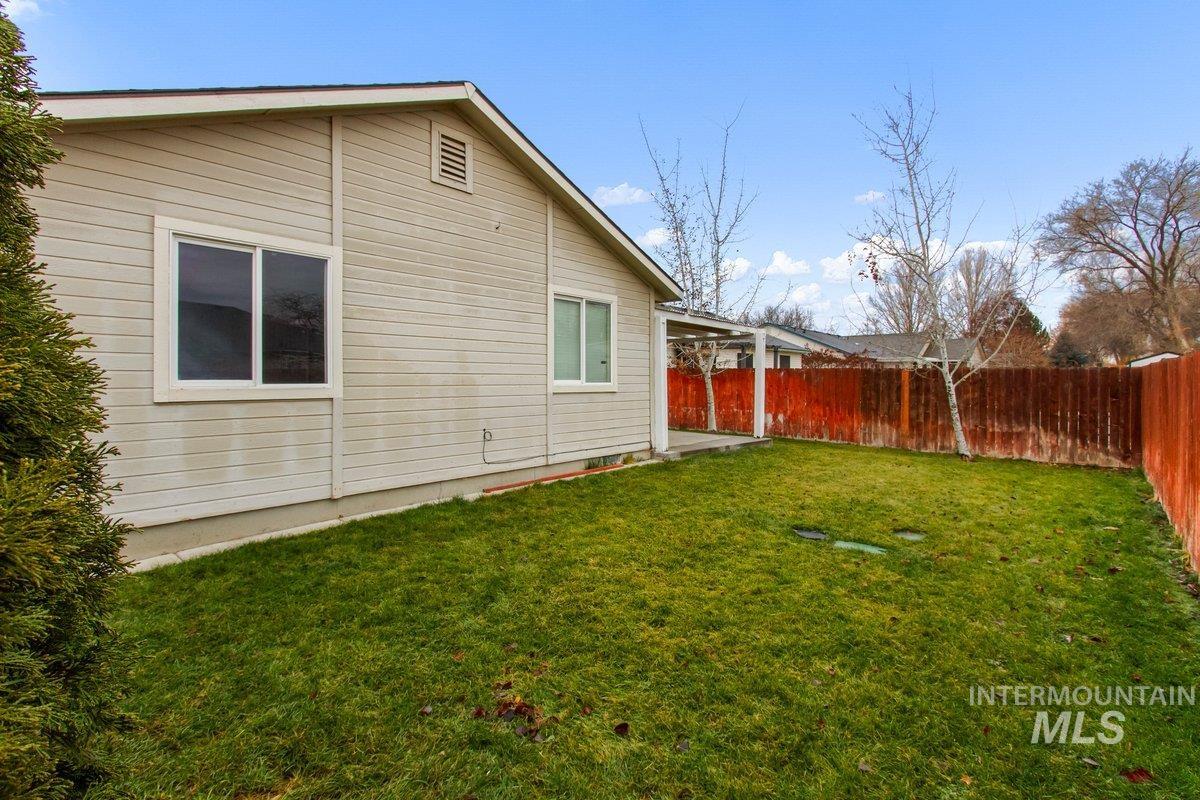 72 S Newberry, Nampa, Idaho 83651, 3 Bedrooms, 2 Bathrooms, Residential For Sale, Price $343,650,MLS 98931484