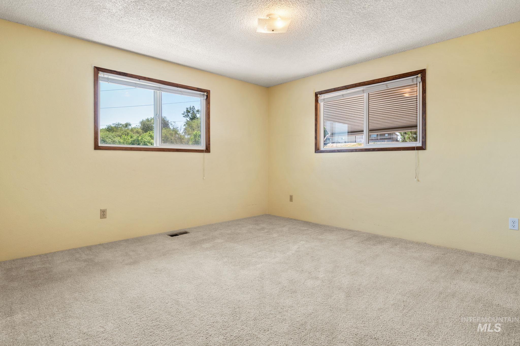 1792 Lambert Drive, Clarkston, Washington 99403, 3 Bedrooms, 2 Bathrooms, Residential For Sale, Price $675,000, 98931565