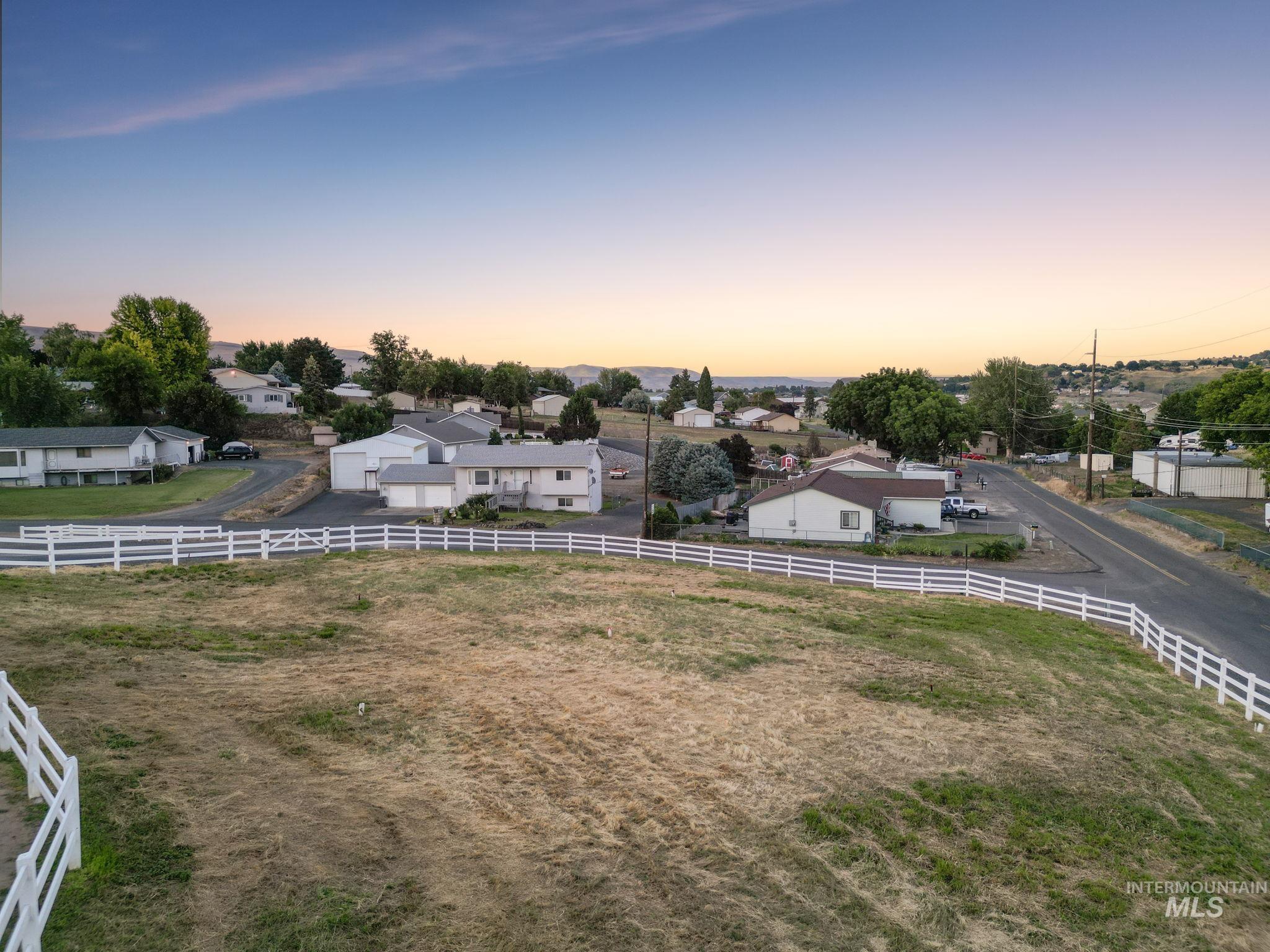 1792 Lambert Drive, Clarkston, Washington 99403, 3 Bedrooms, 2 Bathrooms, Residential For Sale, Price $675,000, 98931565