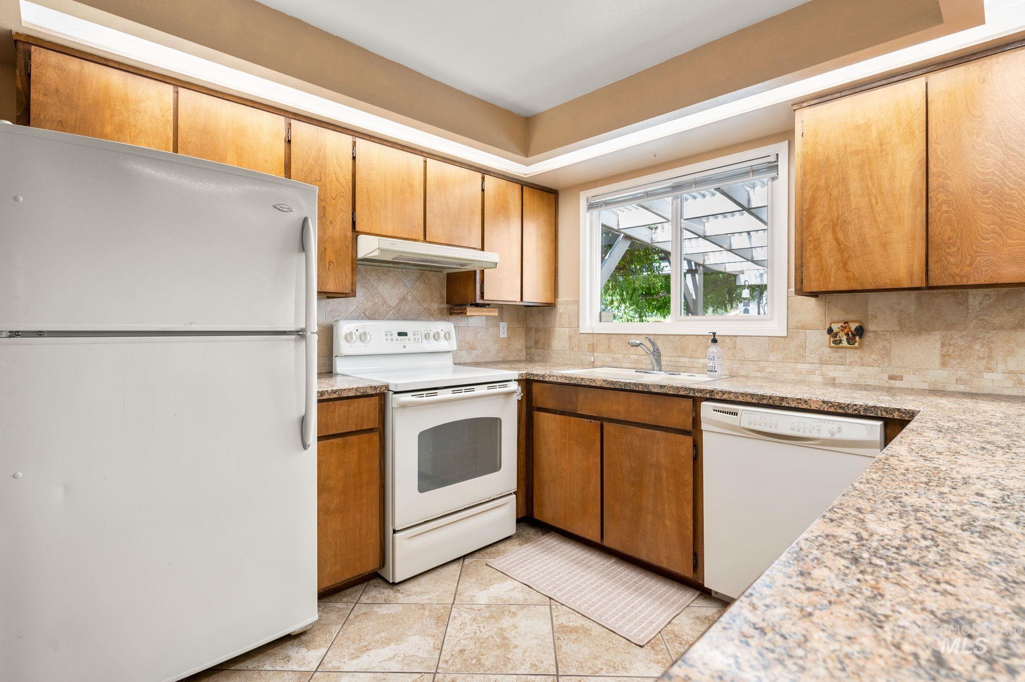 1792 Lambert Drive, Clarkston, Washington 99403, 3 Bedrooms, 2 Bathrooms, Residential For Sale, Price $675,000, 98931565