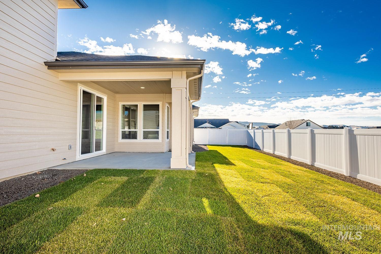 1119 Whitewater Way, Emmett, Idaho 83617, 3 Bedrooms, 2 Bathrooms, Residential For Sale, Price $544,500,MLS 98931602