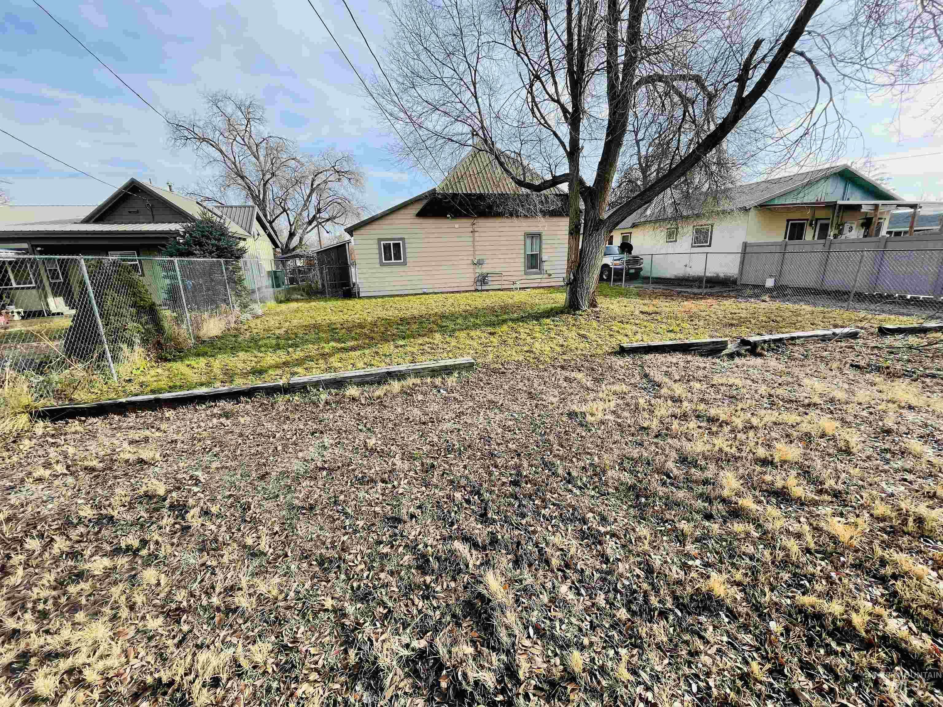 297 NW 8th, Ontario, Oregon 97914, 3 Bedrooms, 1 Bathroom, Residential For Sale, Price $215,000, 98931621