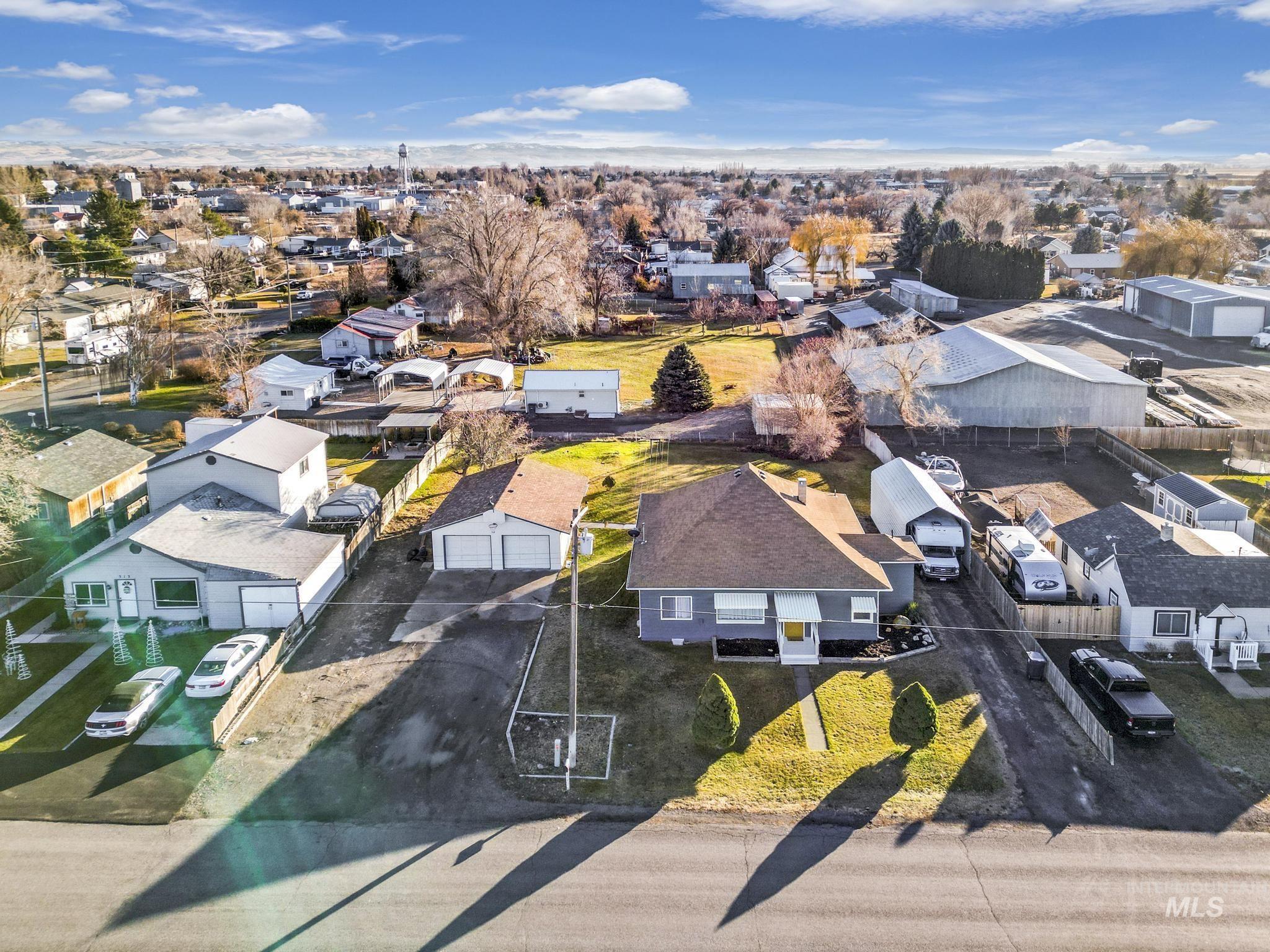 331 W Polk St, Kimberly, Idaho 83341, 3 Bedrooms, 2 Bathrooms, Residential For Sale, Price $390,000,MLS 98931659