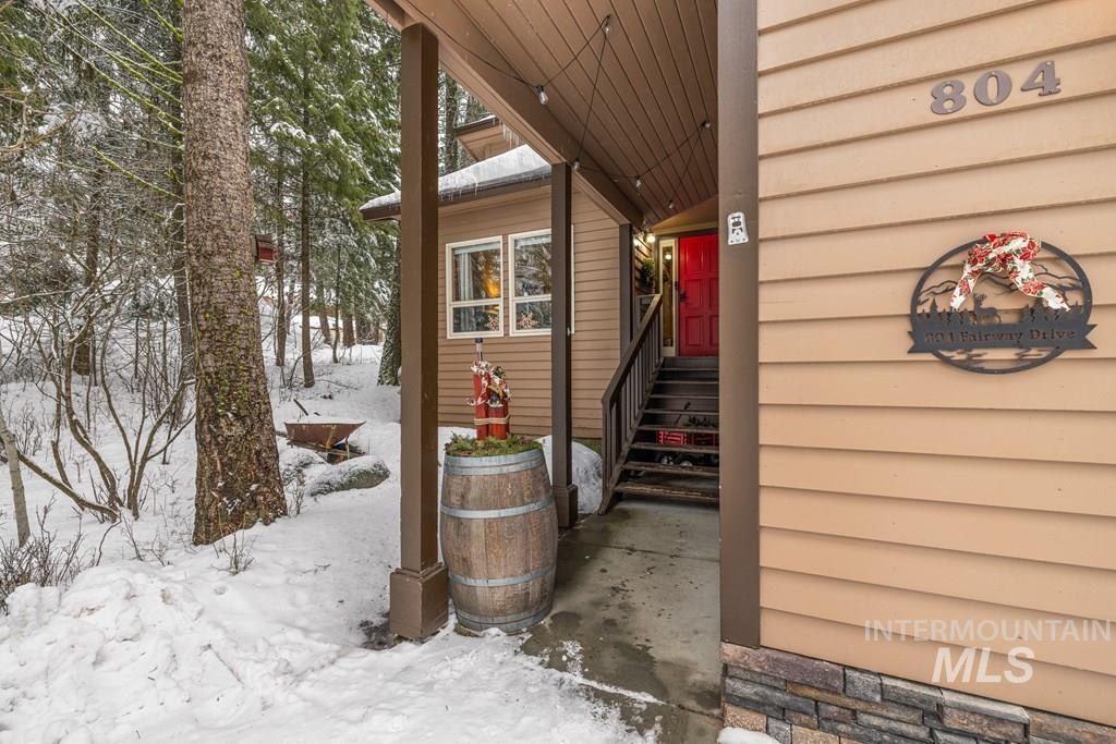 804 Fairway Drive, McCall, Idaho 83638, 4 Bedrooms, 4 Bathrooms, Residential For Sale, Price $899,000,MLS 98932000