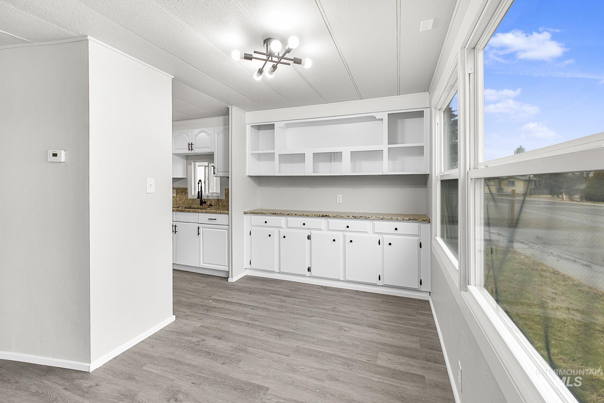 69 S Rose Circle, Meridian, Idaho 83642, 3 Bedrooms, 2 Bathrooms, Residential For Sale, Price $289,900, 98932037